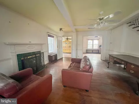 Living - 529 Greenhill Rd, Dover, DE 19901 photo 2 of 3