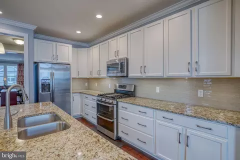 Kitchen - 212 Skipping Stone Ln, Dover, DE 19904 photo 2 of 2