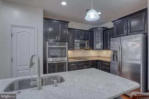 Kitchen - 74 N Red Haven Ln, Dover, DE 19901 photo 2 of 4