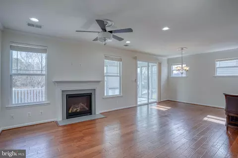 Living - 74 N Red Haven Ln, Dover, DE 19901 photo 3 of 3