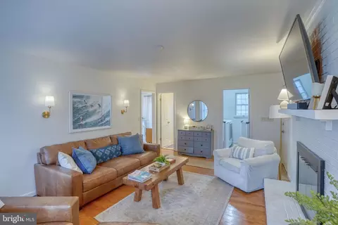 Living - 6 Crossley Dr, Dover, DE 19901 photo 2 of 4