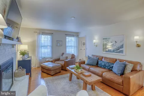 Living - 6 Crossley Dr, Dover, DE 19901 photo 3 of 4