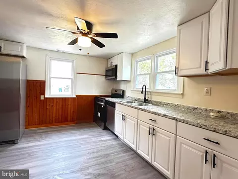Kitchen - 139 Acorn Ln, Dover, DE 19901 photo 1 of 2