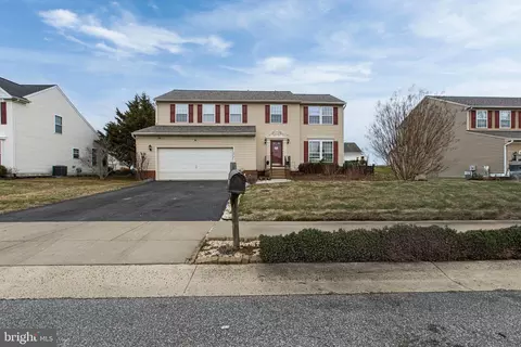 250 E Braeburn Dr, Smyrna, DE 19977