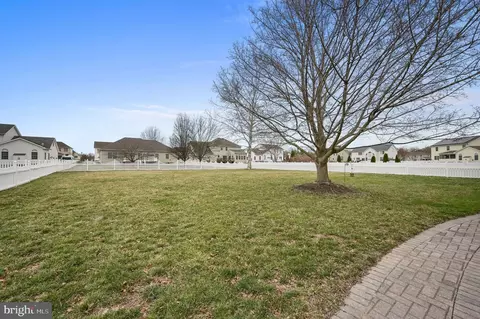 Exterior - 45 Mannering Dr, Dover, DE 19901 photo 5 of 5