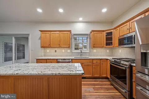 Kitchen - 45 Mannering Dr, Dover, DE 19901 photo 4 of 5