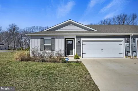 13 Casterline Ct, Dover, DE 19901