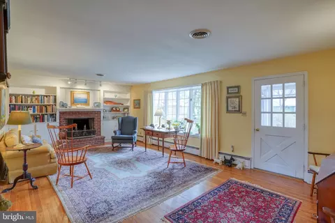 Living - 54 Huntley Cir, Dover, DE 19901 photo 1 of 3