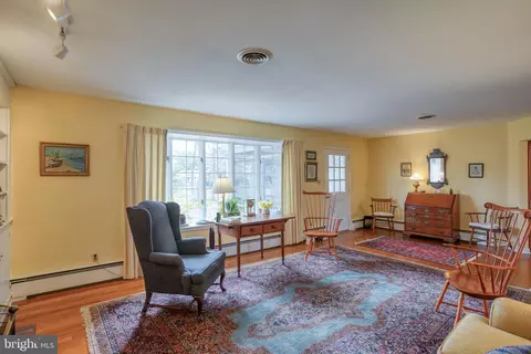 Living - 54 Huntley Cir, Dover, DE 19901 photo 3 of 3