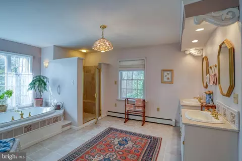 Bath - 54 Huntley Cir, Dover, DE 19901 photo 3 of 4