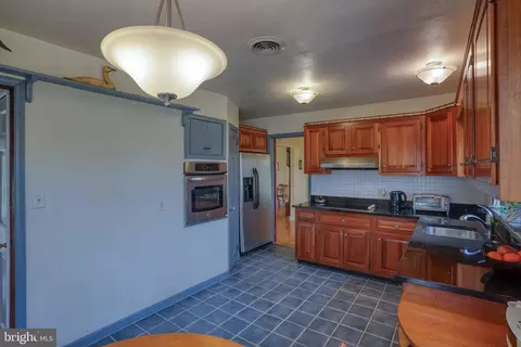 Kitchen - 54 Huntley Cir, Dover, DE 19901 photo 4 of 4