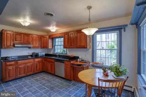 Kitchen - 54 Huntley Cir, Dover, DE 19901 photo 3 of 4