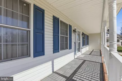 Exterior - 131 Jillian Ct, Dover, DE 19901 photo 5 of 9