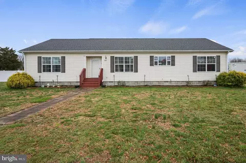 242 Shorty Ln, Smyrna, DE 19977