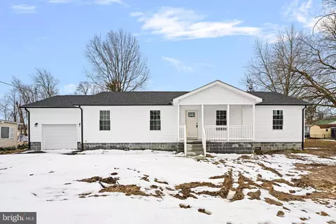 18 Mcclary St, Leipsic, DE 19901