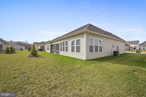 Exterior - 38 Leander Dr, Dover, DE 19904 photo 3 of 4