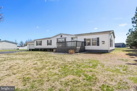 16 Pleasant Pine Ct, Harrington, DE 19952