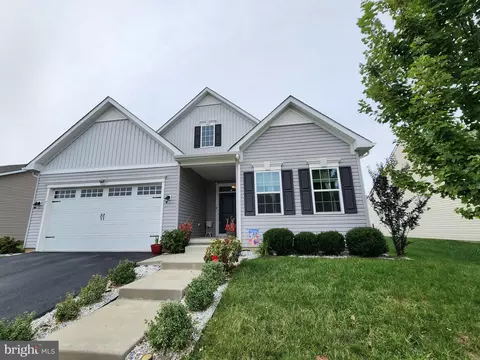7 Pegasus Ln, Smyrna, DE 19977