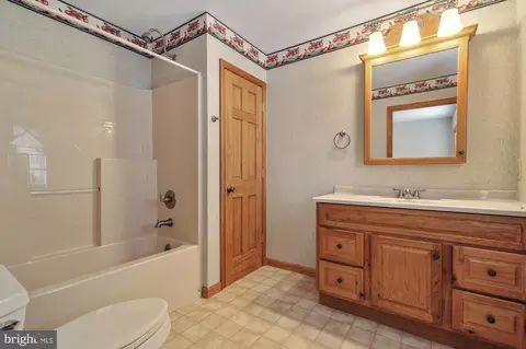 Bath - 2272 Forrest Ave, Dover, DE 19904 photo 1 of 2