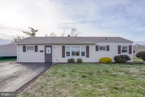 Exterior - 1 Edgewood Rd, Dover, DE 19901 photo 2 of 7