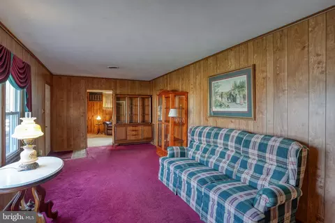 Living - 1 Edgewood Rd, Dover, DE 19901 photo 4 of 5