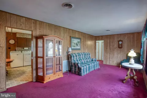 Living - 1 Edgewood Rd, Dover, DE 19901 photo 1 of 5