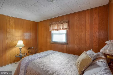 Bedroom - 1 Edgewood Rd, Dover, DE 19901 photo 6 of 9