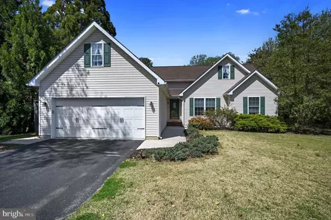 19 Huntley Cir, Dover, DE 19901