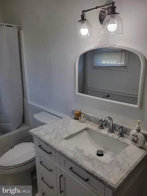 Bath - 959 Mcdowell Dr, Dover, DE 19901 photo 2 of 3