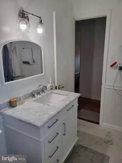 Bath - 959 Mcdowell Dr, Dover, DE 19901 photo 3 of 3