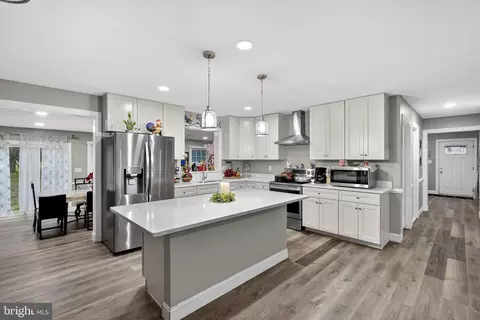1231 Walnut Shade Rd, Dover, DE 19901