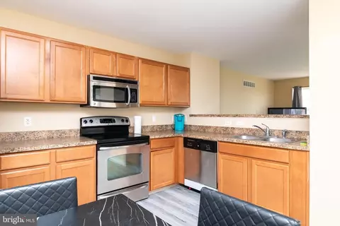 Kitchen - 185 W Sheldrake Cir, Dover, DE 19904 photo 1 of 2