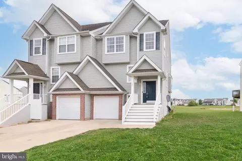 Exterior - 185 W Sheldrake Cir, Dover, DE 19904 photo 1 of 4