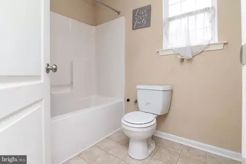 Entry Way - 185 W Sheldrake Cir, Dover, DE 19904 photo 2 of 3