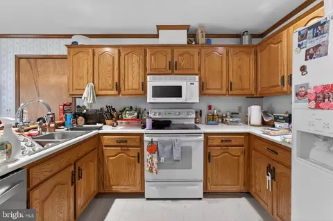 Kitchen - 265 Beechwood Ave, Dover, DE 19901 photo 2 of 2