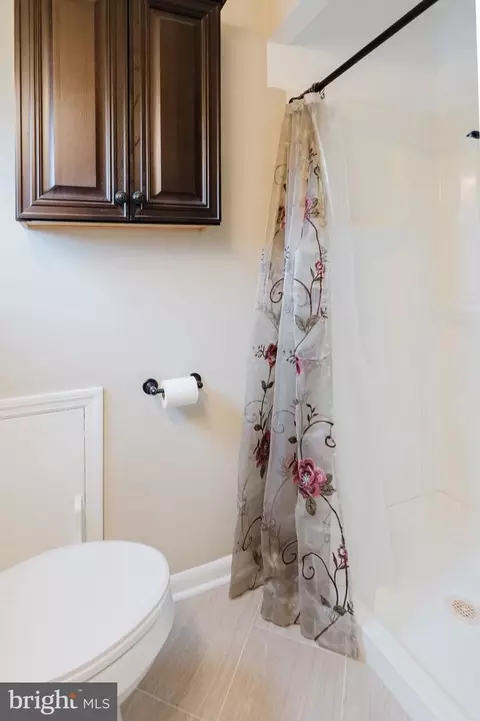 Bath - 503 Roberta Ave, Dover, DE 19901 photo 4 of 4