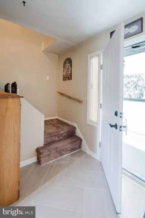 Entry Way - 503 Roberta Ave, Dover, DE 19901 photo 3 of 4