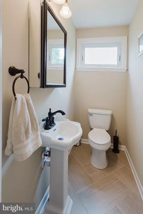 Bath - 503 Roberta Ave, Dover, DE 19901 photo 1 of 4