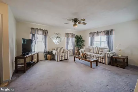 Living - 1103 Dwight Ct, Dover, DE 19904 photo 2 of 2