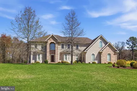 18 Lake Crest Dr, Milford, DE 19963