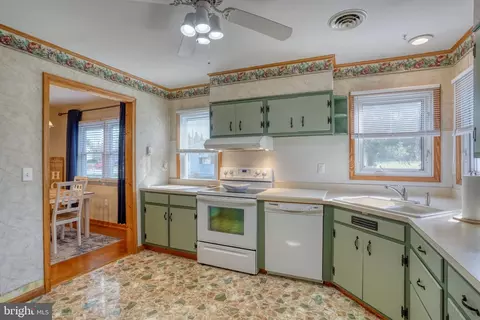 Kitchen - 1542 Forrest Ave, Dover, DE 19904 photo 1 of 5