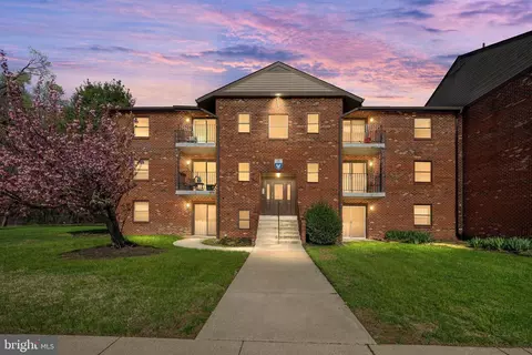 6 Fox Hall, Dover, DE 19904