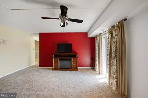 Living - 6 Fox Hall, Dover, DE 19904 photo 4 of 6