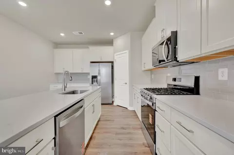 1235 Resort Blvd, Dover, DE 19904