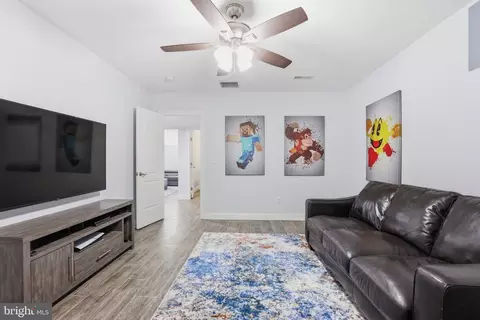 Entry Way - 17 N Chadwick Dr, Dover, DE 19901 photo 11 of 11