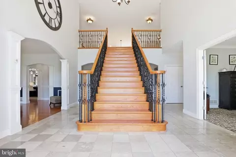Entry Way - 17 N Chadwick Dr, Dover, DE 19901 photo 2 of 11