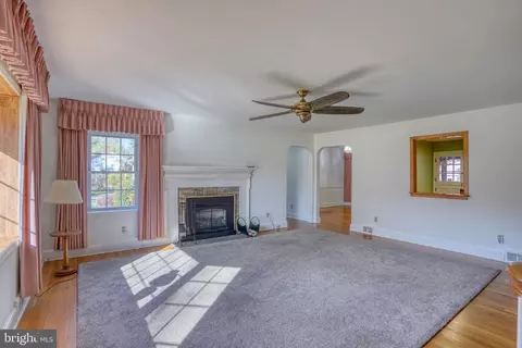 Living - 455 E Loockerman St, Dover, DE 19901 photo 3 of 6