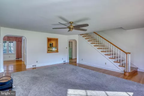 Living - 455 E Loockerman St, Dover, DE 19901 photo 4 of 6