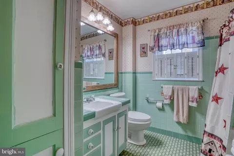 Bath - 455 E Loockerman St, Dover, DE 19901 photo 2 of 3
