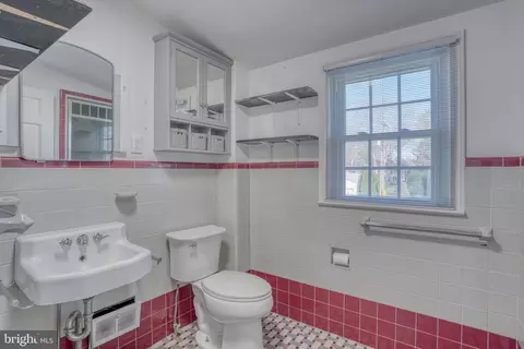 Bath - 455 E Loockerman St, Dover, DE 19901 photo 3 of 3